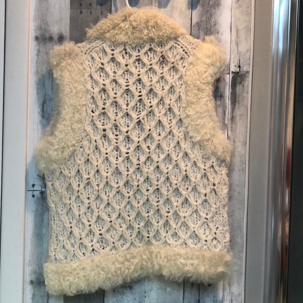 Vest - Picture 2 of 3